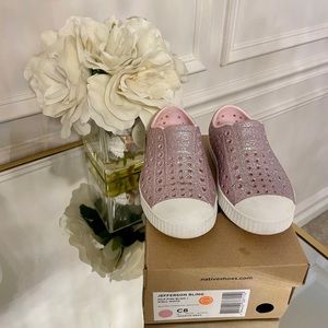 Native Jefferson Shoes Size 8